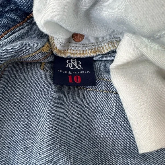 Rock & Republic Light Blue Denim Jean shorts - Picture 10 of 11